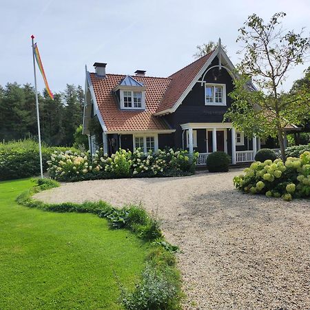 Bed and Breakfast Huize Koempoelan à Naarden Extérieur photo