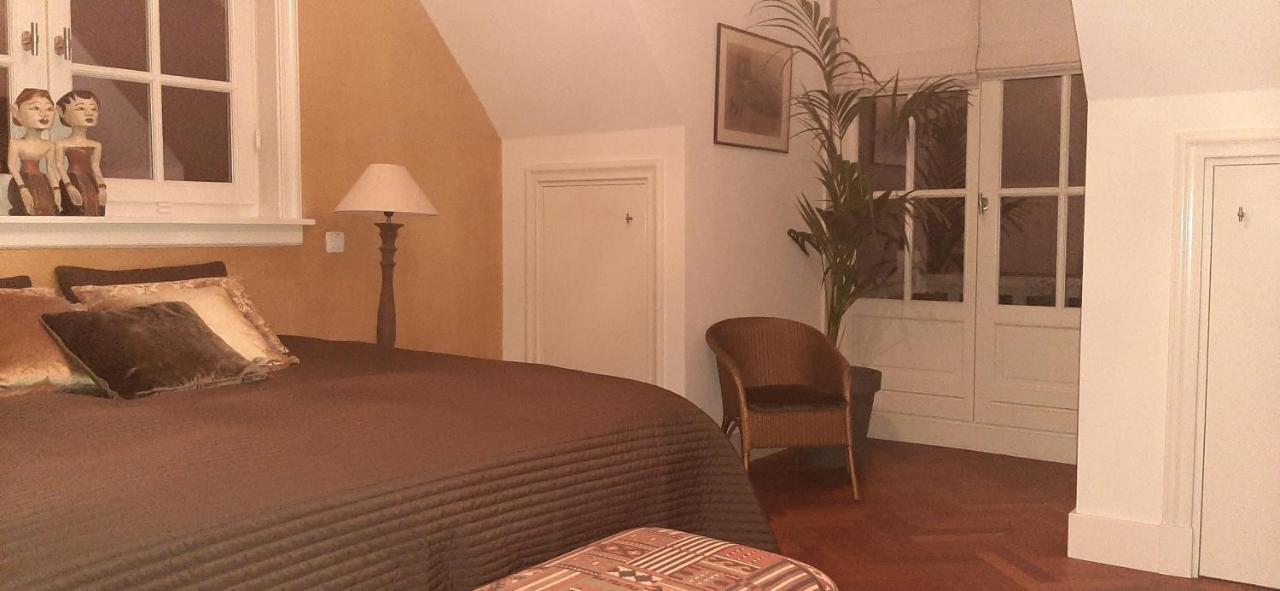 Bed and Breakfast Huize Koempoelan à Naarden Extérieur photo
