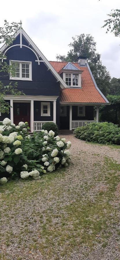 Bed and Breakfast Huize Koempoelan à Naarden Extérieur photo