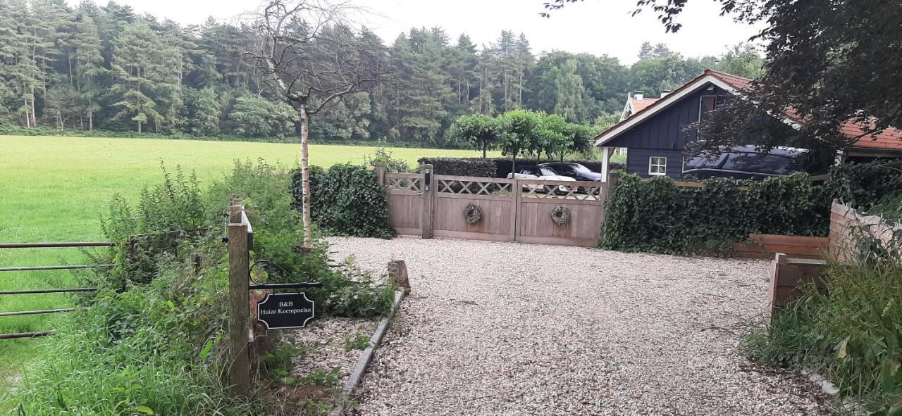 Bed and Breakfast Huize Koempoelan à Naarden Extérieur photo